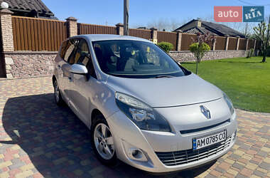 Минивэн Renault Grand Scenic 2011 в 