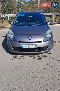 Минивэн Renault Grand Scenic 2011 в 