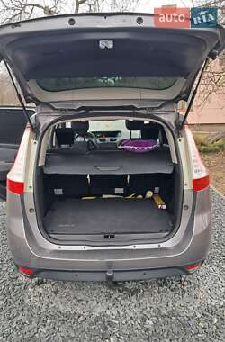 Минивэн Renault Grand Scenic 2011 в 