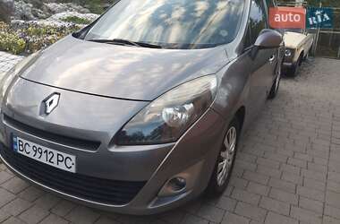Минивэн Renault Grand Scenic 2011 в 