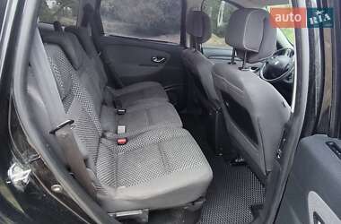 Минивэн Renault Grand Scenic 2011 в 