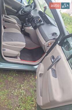 Минивэн Renault Grand Scenic 2004 в 