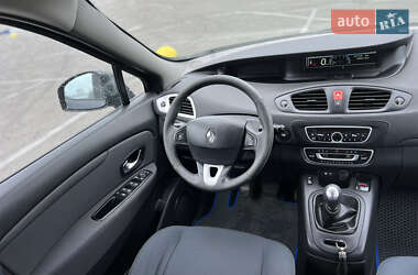Минивэн Renault Grand Scenic 2010 в 