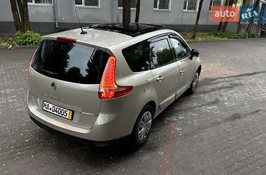 Мінівен Renault Grand Scenic 2011 в 