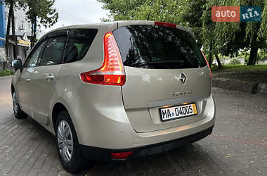 Мінівен Renault Grand Scenic 2011 в 