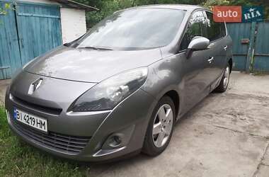 Минивэн Renault Grand Scenic 2011 в 