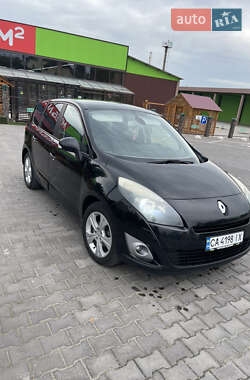 Минивэн Renault Grand Scenic 2011 в 