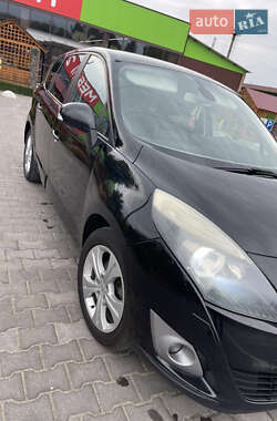 Минивэн Renault Grand Scenic 2011 в 