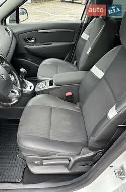 Минивэн Renault Grand Scenic 2015 в 