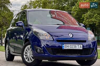 Минивэн Renault Grand Scenic 2010 в 