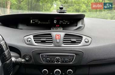 Минивэн Renault Grand Scenic 2009 в 