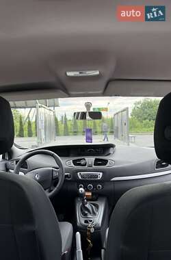 Мінівен Renault Grand Scenic 2013 в 