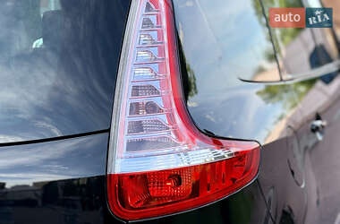 Минивэн Renault Grand Scenic 2014 в 