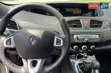 Минивэн Renault Grand Scenic 2011 в 