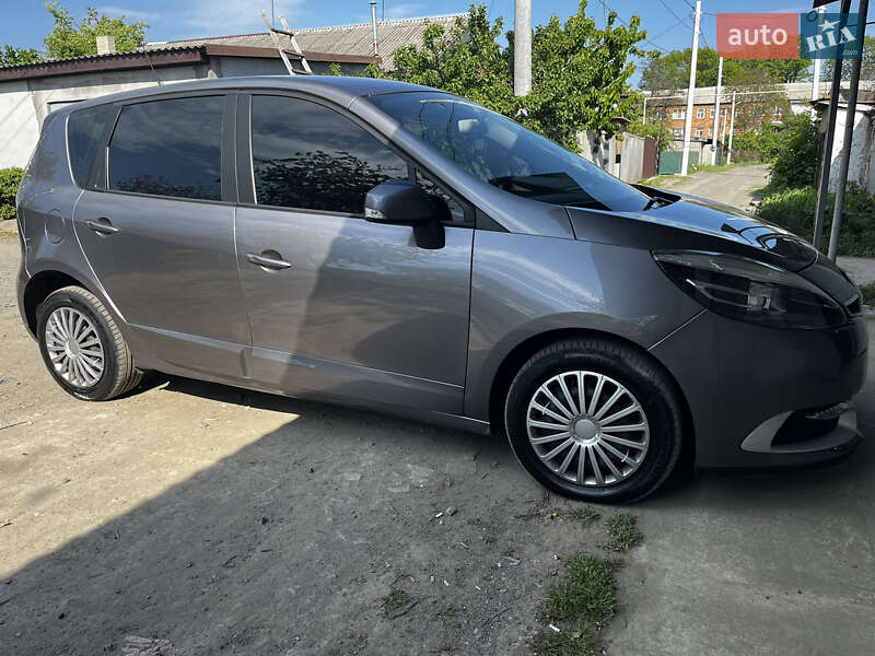 Renault Grand Scenic 2013