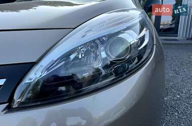 Минивэн Renault Grand Scenic 2014 в 