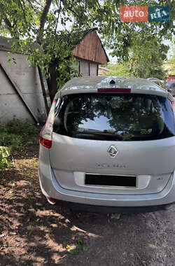 Минивэн Renault Grand Scenic 2013 в 