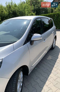 Мінівен Renault Grand Scenic 2012 в 