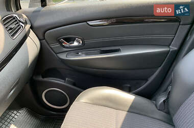 Мінівен Renault Grand Scenic 2012 в 