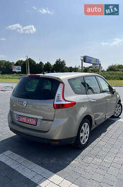 Минивэн Renault Grand Scenic 2009 в 