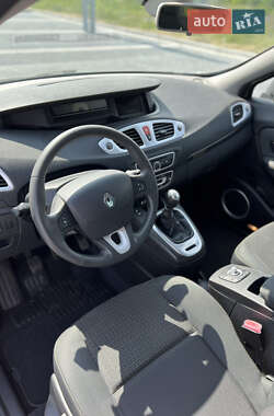 Минивэн Renault Grand Scenic 2009 в 