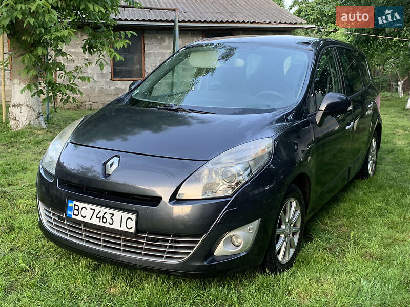 Renault Grand Scenic 2012