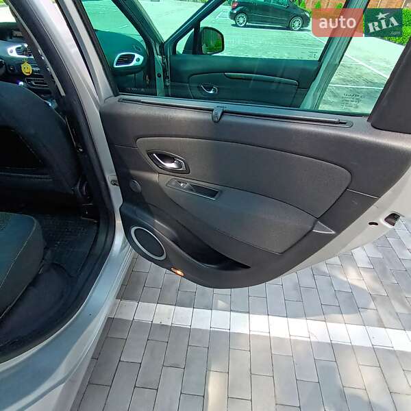 Минивэн Renault Grand Scenic 2010 в Киеве