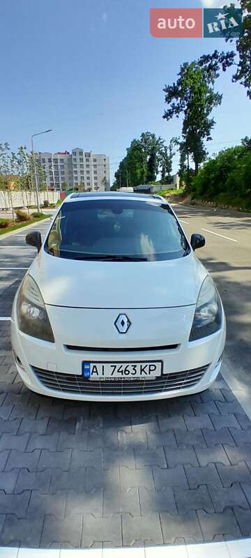 Минивэн Renault Grand Scenic 2011 в Святопетровское