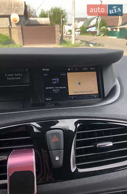 Минивэн Renault Grand Scenic 2016 в 