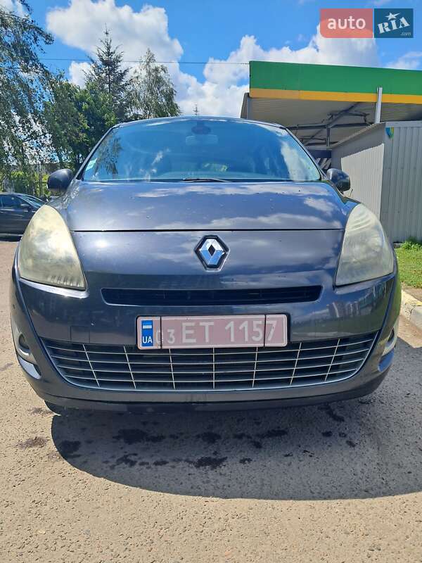 Минивэн Renault Grand Scenic 2009 в 