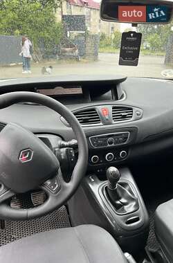Минивэн Renault Grand Scenic 2010 в 