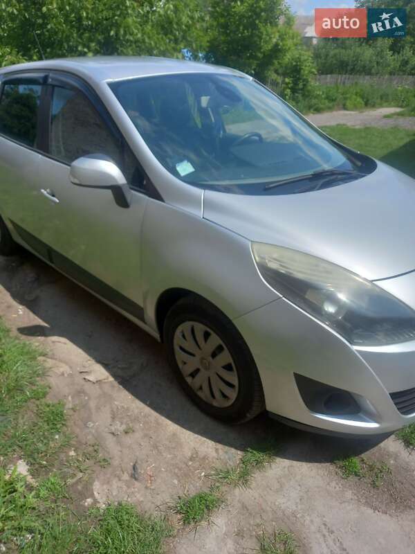 Мінівен Renault Grand Scenic 2011 в Чуднові