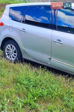 Мінівен Renault Grand Scenic 2012 в 