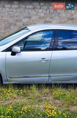 Мінівен Renault Grand Scenic 2012 в 
