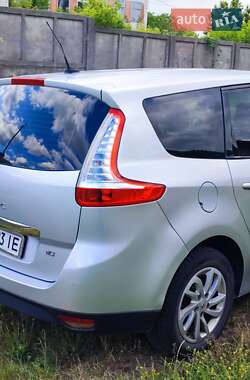 Мінівен Renault Grand Scenic 2012 в 
