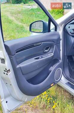 Мінівен Renault Grand Scenic 2012 в 