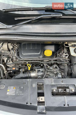 Минивэн Renault Grand Scenic 2015 в 