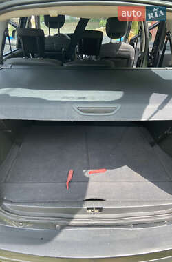 Минивэн Renault Grand Scenic 2011 в 