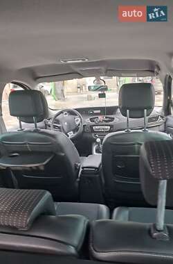 Минивэн Renault Grand Scenic 2011 в 