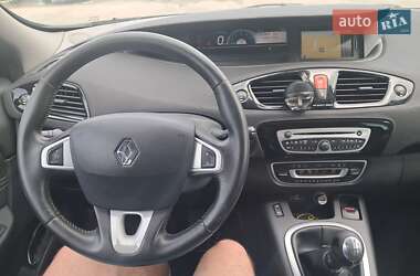 Минивэн Renault Grand Scenic 2011 в 