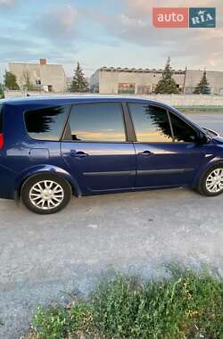 Минивэн Renault Grand Scenic 2004 в 