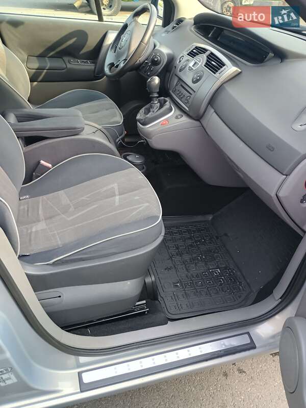 Мінівен Renault Grand Scenic 2004 в Софіївській Борщагівці