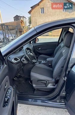 Минивэн Renault Grand Scenic 2010 в 