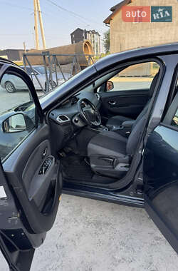 Минивэн Renault Grand Scenic 2010 в 