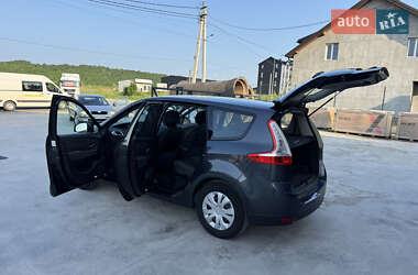 Минивэн Renault Grand Scenic 2010 в 