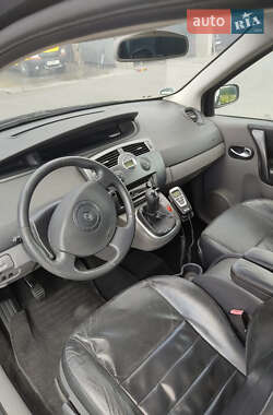 Минивэн Renault Grand Scenic 2004 в 