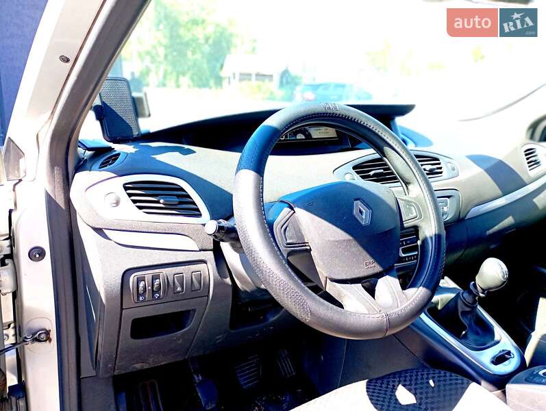 Минивэн Renault Grand Scenic 2011 в Первомайске
