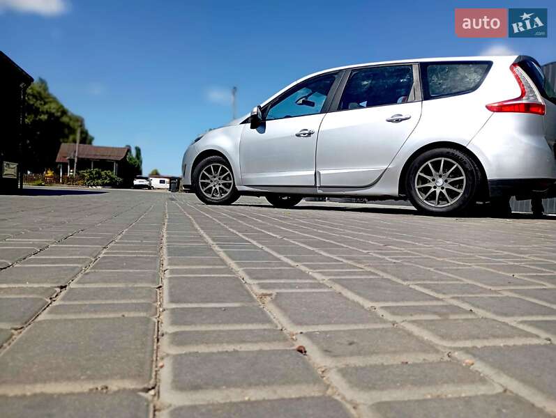 Минивэн Renault Grand Scenic 2011 в Первомайске