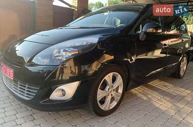 Минивэн Renault Grand Scenic 2010 в 