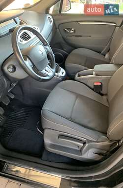 Минивэн Renault Grand Scenic 2010 в 
